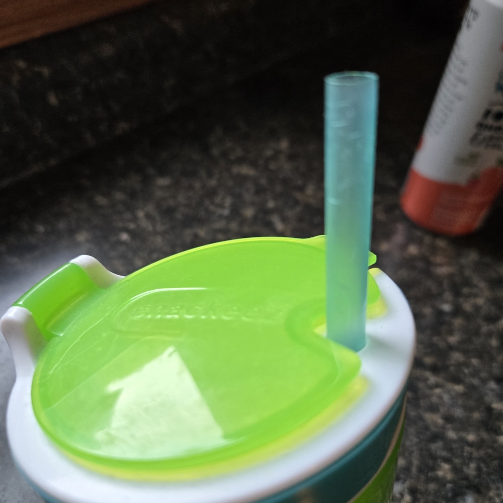 Green Yoda Tumbler with Straw - Picture 6 of 14